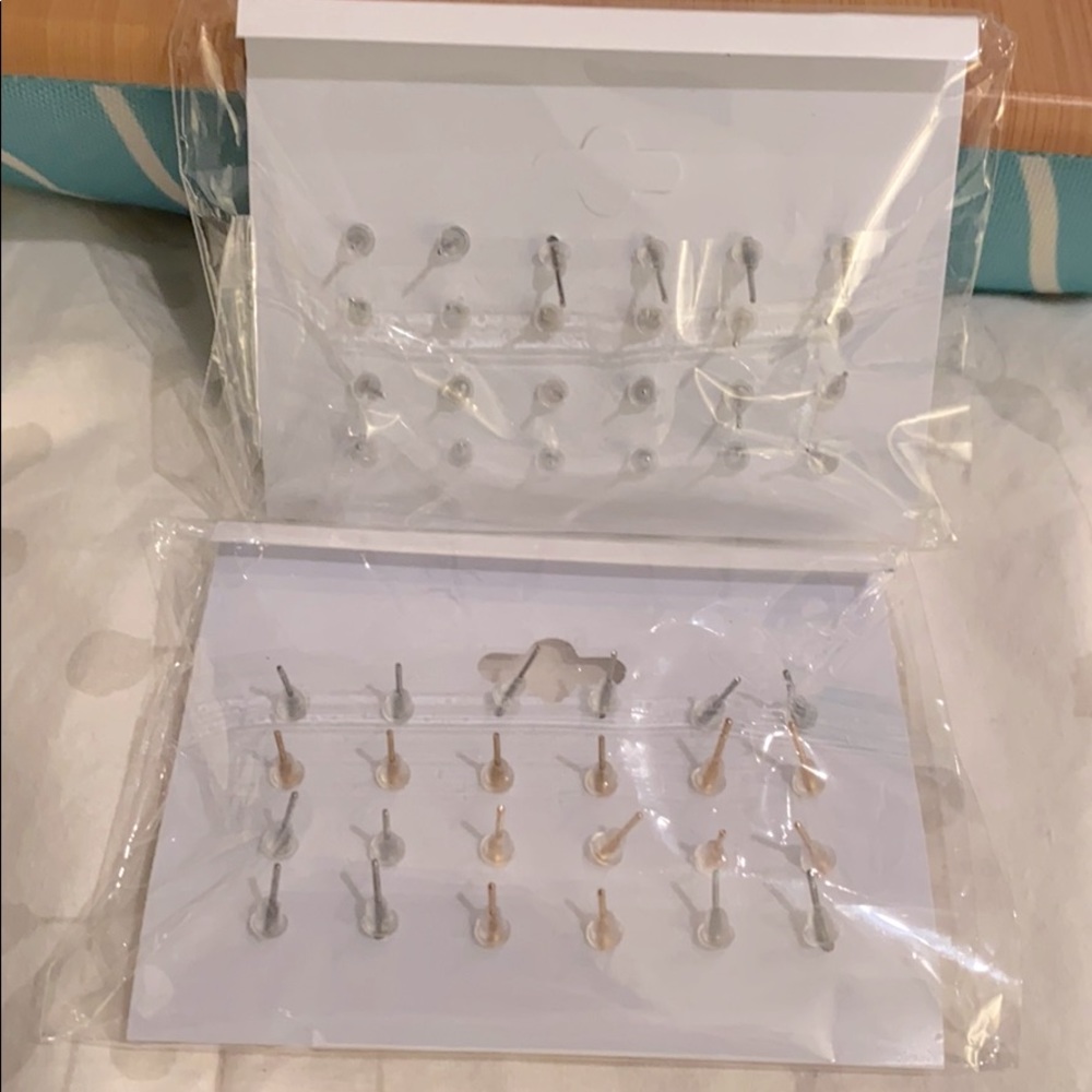 Earring Set - Picture 4 of 4